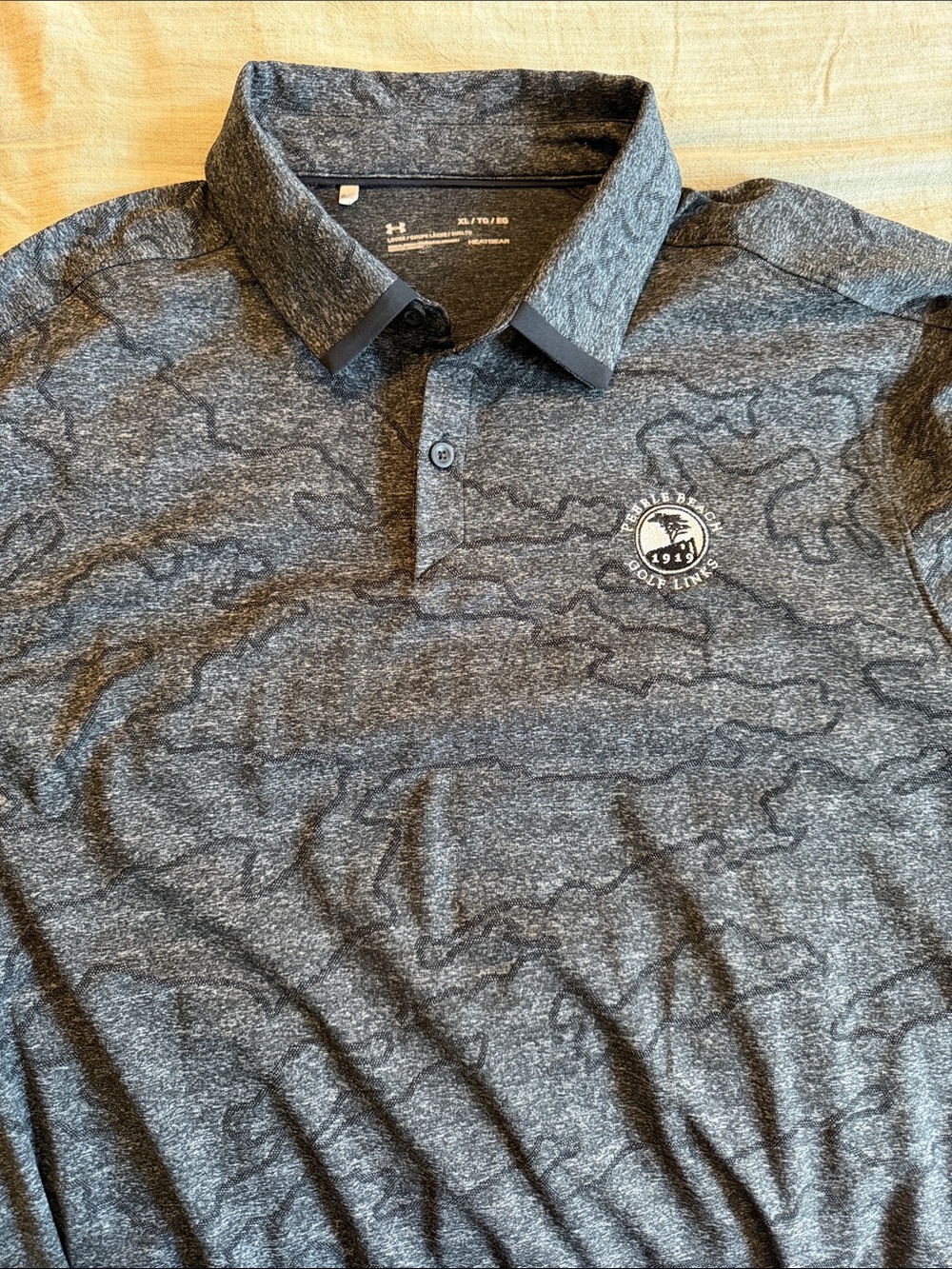 Under Armour Men's Dark Gray Heather Polo with Subtle Pattern/ pebble beach